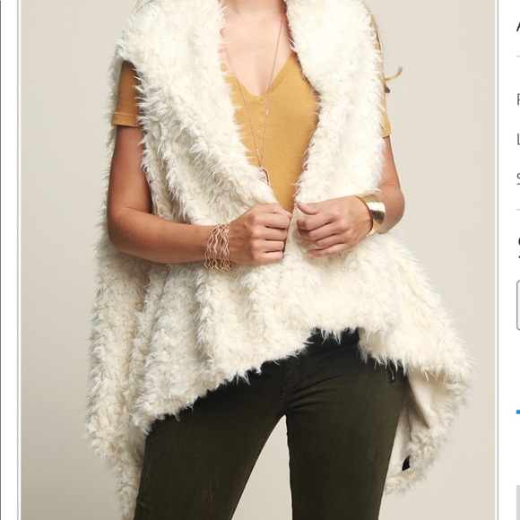 Jackets & Blazers - Super Soft Ivory Faux Fur Vest w/ Lining OS